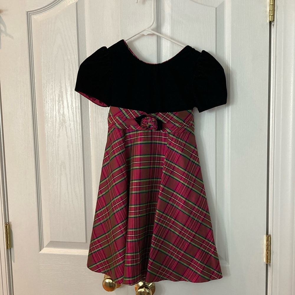 Girls Plum Pudding Size 6X Taffeta and Velvet Dress Holiday Plaid Pattern. EUC